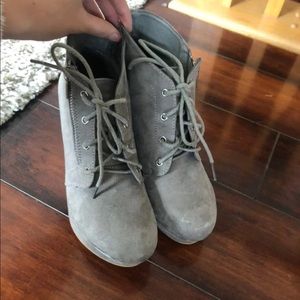 Women’s grey booties/wedges